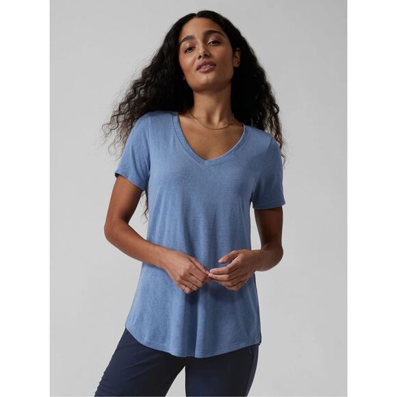Athleta breezy scoop neck v tee size Medium light weight athletic athliesure tee - Picture 1 of 8